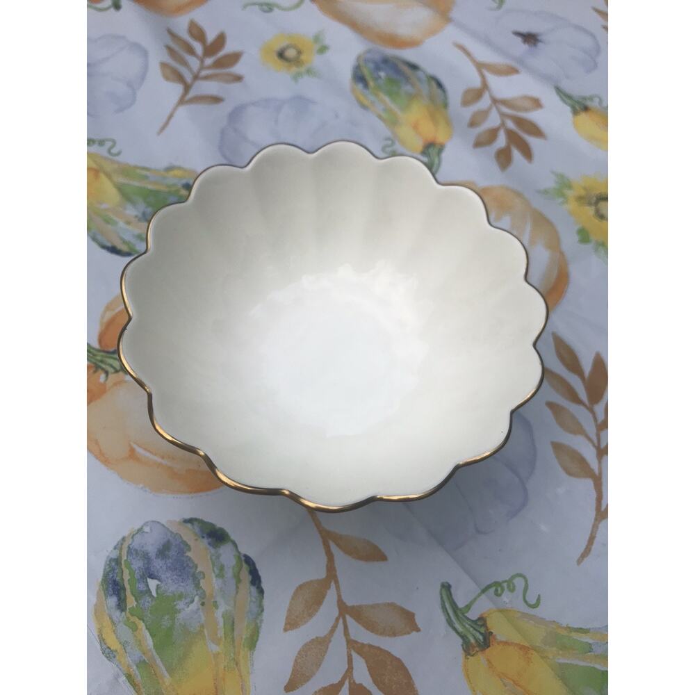 Mikasa Ivory Bone China from Japan Pedestal Trinket Dish with Gold Trim 24 Karat